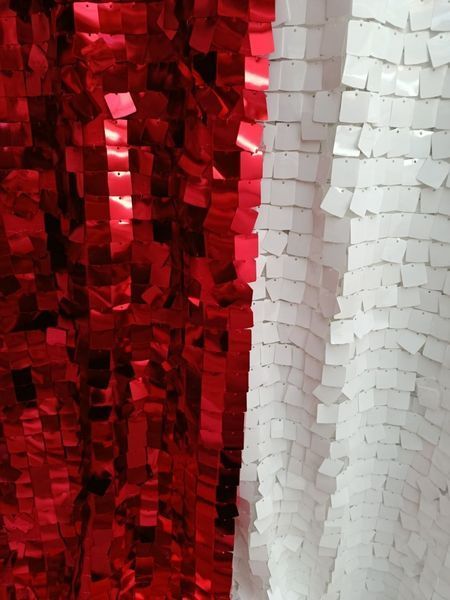 Паєткова тканина з квадратними паєтками 2х2 см , червона 3001 в інтернет-магазині IrisTextil